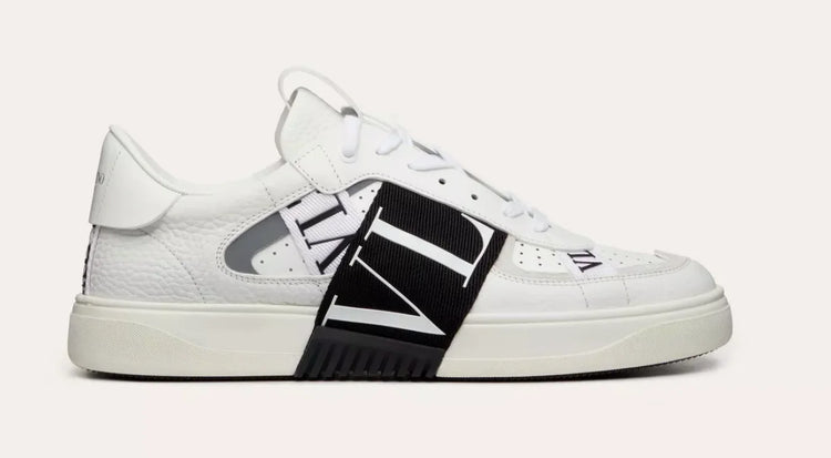 WHITE/ BLACK