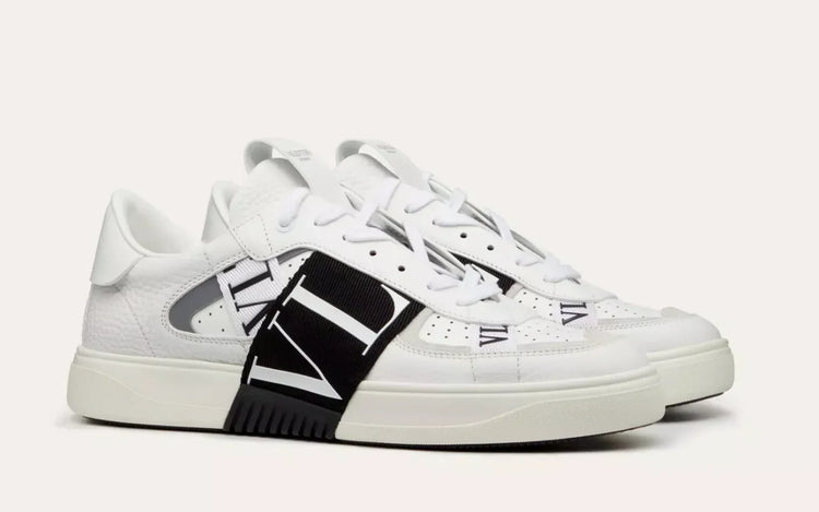 WHITE/ BLACK