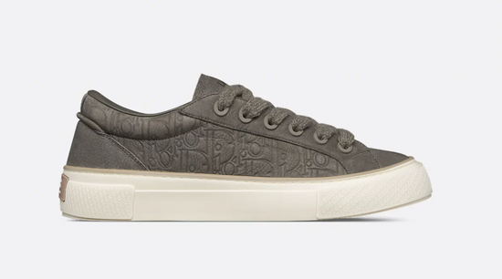 B33 Spin Sneaker