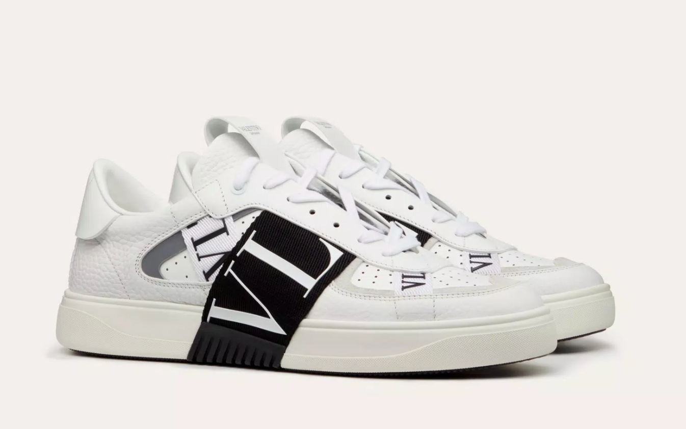 WHITE/ BLACK