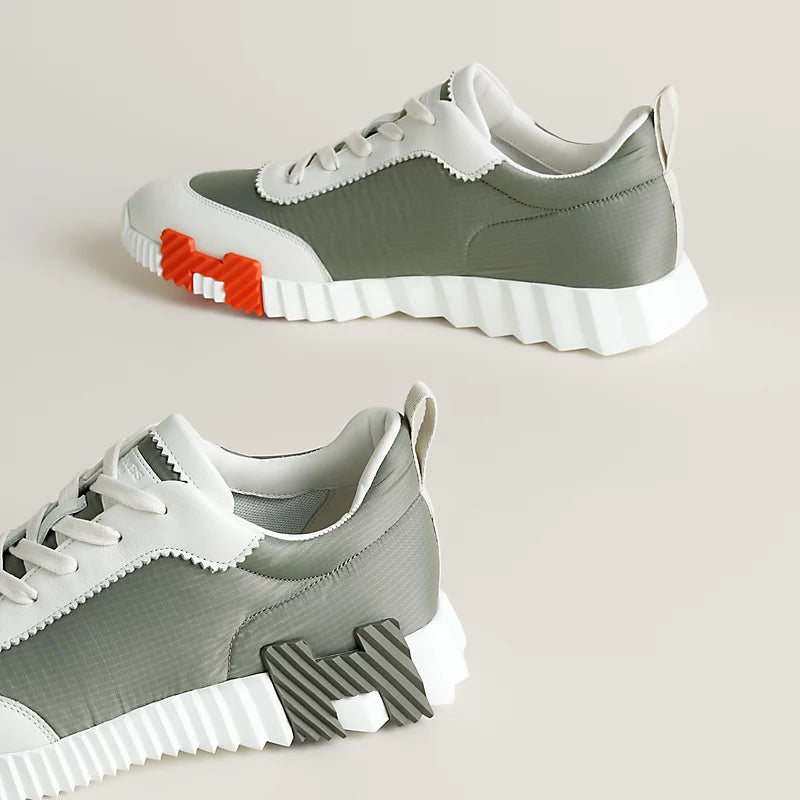 Bouncing sneaker